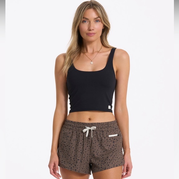 Vuori Tops - Vuori Daily Crop